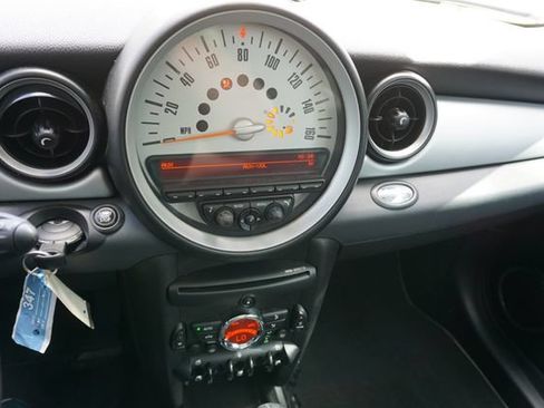Used 2011 MINI Cooper Hardtop FWD image 4