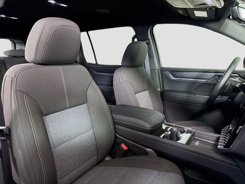 Used 2026 GMC Acadia Elevation image 31