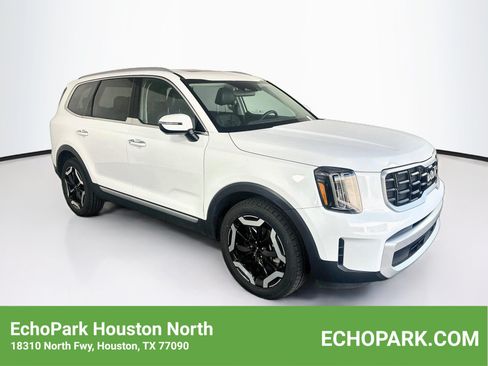 Used 2025 Kia Telluride S FWD image 1