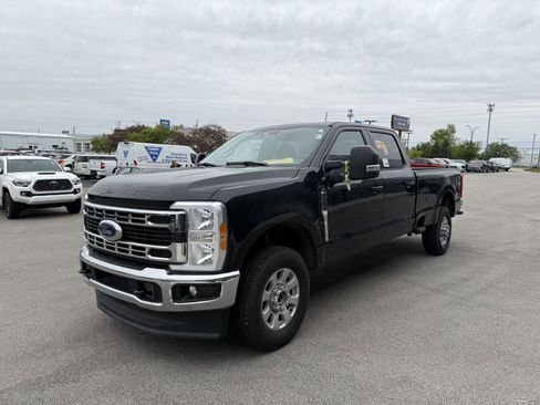 Used 2023 Ford F250 XLT AWD/4WD image 7