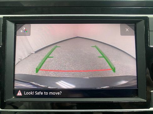 Used 2020 Volkswagen Tiguan S image 24