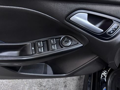 Used 2017 Ford Focus RS AWD/4WD image 19