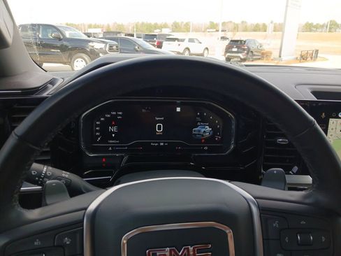 Used 2023 GMC Sierra 1500 SLT image 21