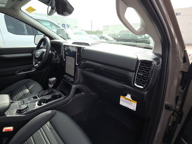 New 2026 Ford Ranger Lariat w/ Black Appearance Package AWD/4WD image 30