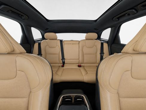 Certified 2023 Volvo XC60 B5 Ultimate w/ Climate Package FWD image 37