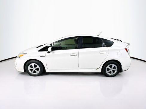 Used 2015 Toyota Prius Two FWD image 4