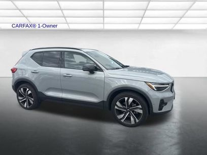 Used 2024 Volvo XC40 B5 Plus w/ Climate Package