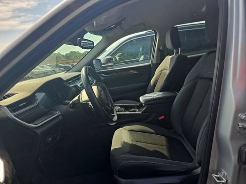 Used 2022 Jeep Grand Cherokee L Laredo w/ Luxury Tech Group I AWD/4WD image 6