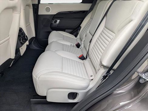 New 2025 Land Rover Discovery S image 15