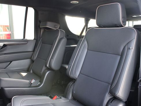 New 2026 Chevrolet Suburban Premier image 17