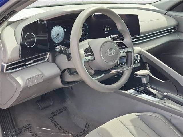 Used 2024 Hyundai Elantra SEL FWD image 10