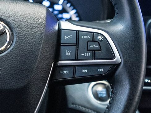Certified 2025 Toyota Highlander LE AWD/4WD image 19