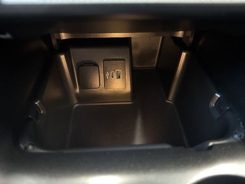 Used 2025 Ford Explorer ST-Line w/ ST-Line Street Pack image 27