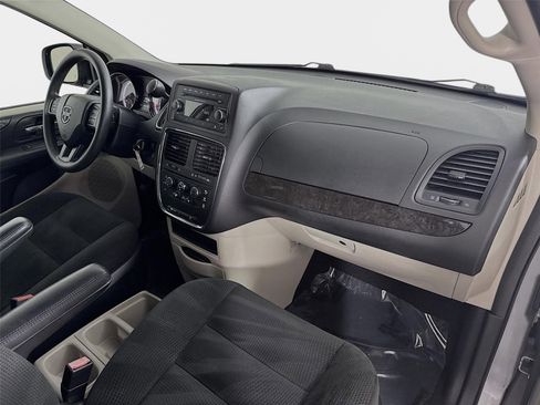Used 2016 Dodge Grand Caravan SE w/ Quick Order Package 29E SE FWD image 27