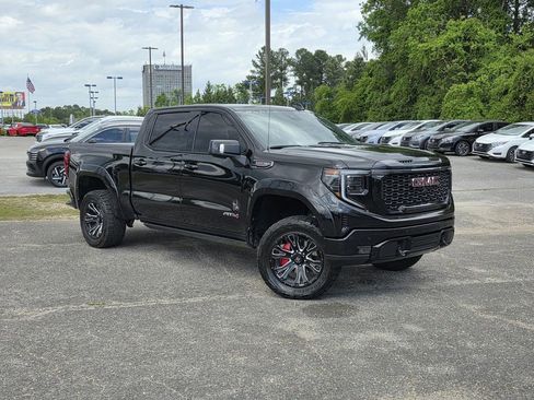 Used 2023 GMC Sierra 1500 AT4 w/ AT4 Premium Package AWD/4WD image 2