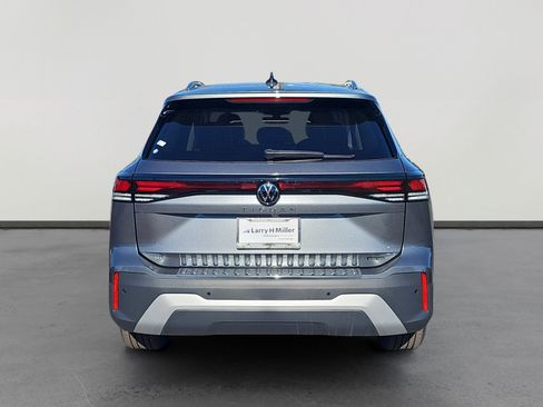 New 2026 Volkswagen Tiguan SE image 4