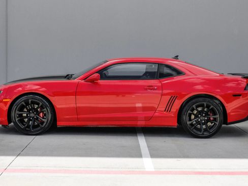 Used 2015 Chevrolet Camaro SS w/ SS Performance Package RWD image 10