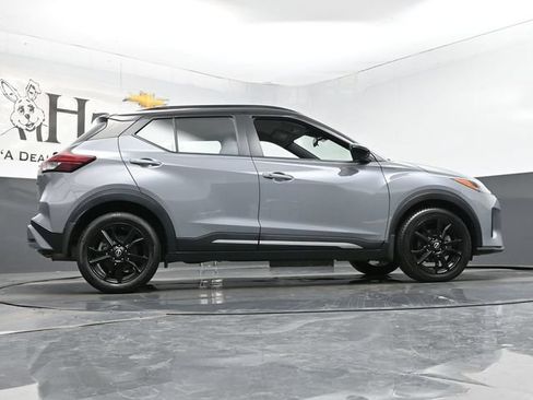 Used 2023 Nissan Kicks SR w/ SR Premium Package FWD image 53