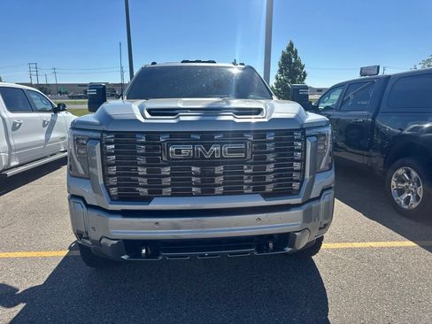Used 2025 GMC Sierra 2500 Denali Ultimate AWD/4WD image 7