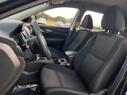 Used 2018 Nissan Rogue SV FWD image 12