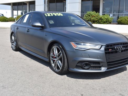 Used 2017 Audi S6 Prestige w/ S6 Sport Package image 3