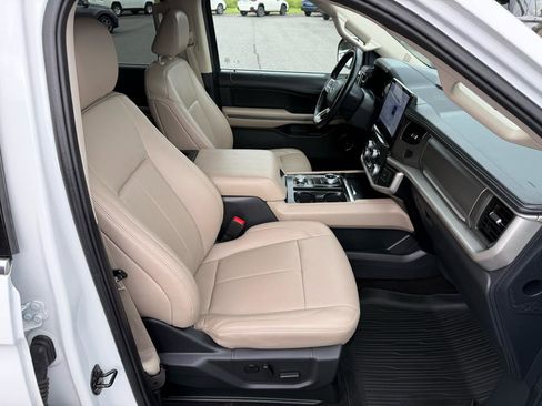 Used 2023 Ford Expedition XLT AWD/4WD image 21