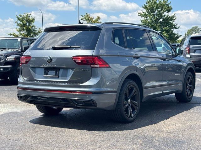 Used 2023 Volkswagen Tiguan SE R-Line AWD/4WD image 12