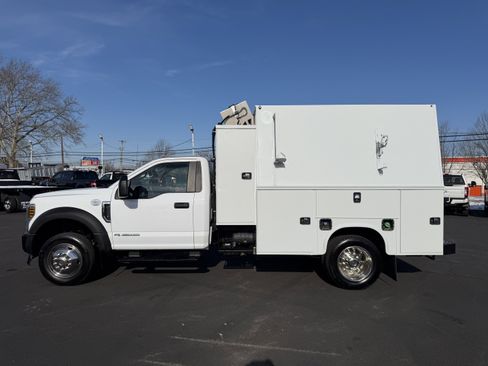 Used 2019 Ford F550 4x4 Regular Cab Super Duty image 8