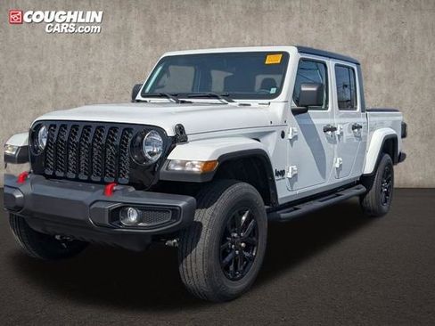 Used 2022 Jeep Gladiator Sport AWD/4WD image 3