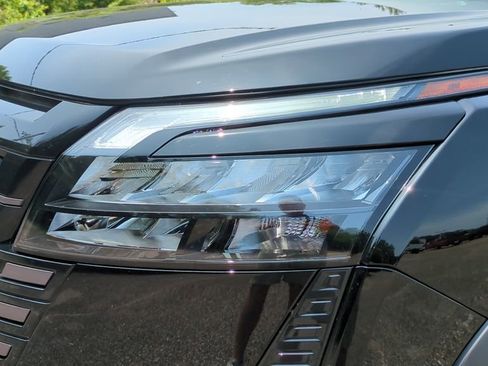 New 2026 Nissan Pathfinder SV FWD image 9