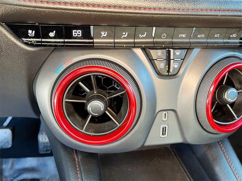 Used 2021 Chevrolet Blazer RS w/ Enhanced Convenience Package image 15