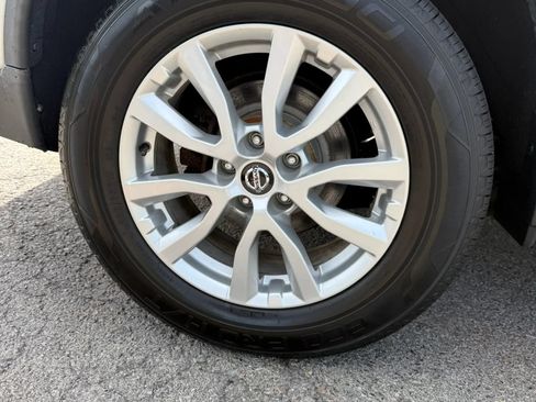Used 2018 Nissan Rogue SV AWD/4WD image 23