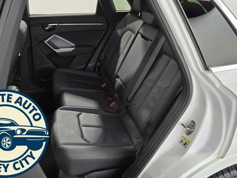 Used 2022 Audi Q3 2.0T Premium image 32