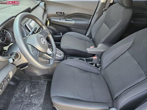 New 2025 Nissan Kicks Play S image 10