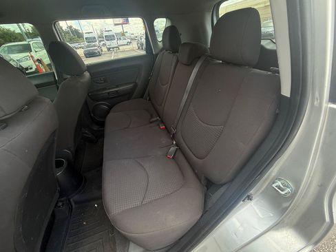 Used 2011 Kia Soul FWD image 9