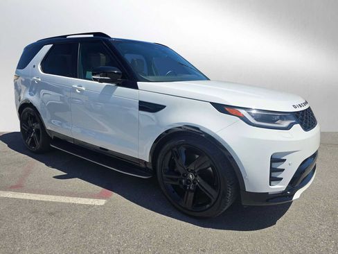 Used 2025 Land Rover Discovery Dynamic SE AWD/4WD image 7