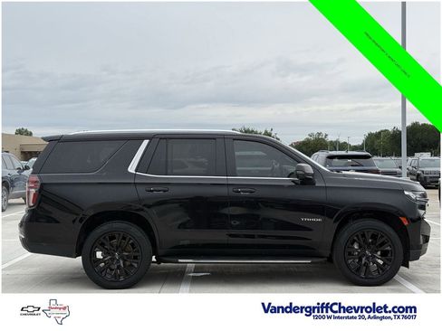 Used 2021 Chevrolet Tahoe LT w/ Luxury Package RWD image 3