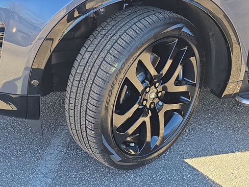 New 2025 Land Rover Discovery Sport Dynamic SE image 33