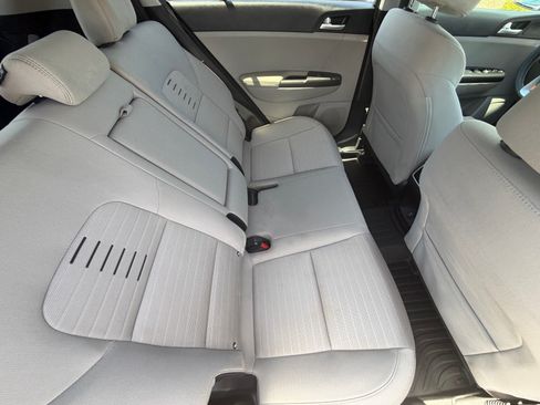 Used 2021 Kia Sportage LX w/ LX Fwd Popular Package image 11