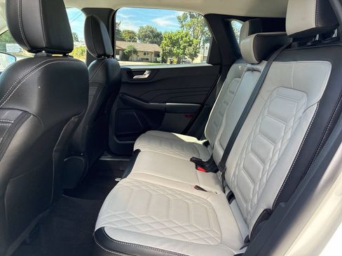 Used 2023 Ford Escape Platinum w/ Premium Technology Package AWD/4WD image 10