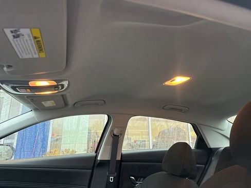 Used 2023 Hyundai Elantra SEL w/ Convenience Package FWD image 19