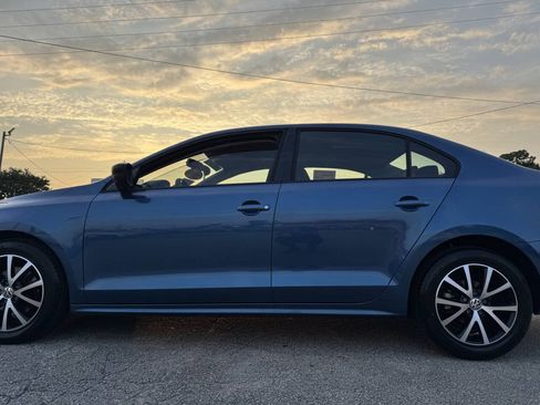 Used 2016 Volkswagen Jetta SE FWD image 7