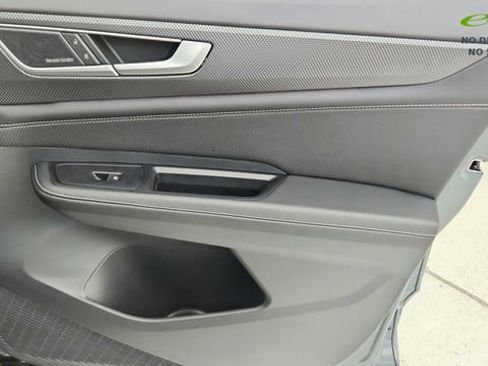 Used 2025 Volkswagen Atlas Cross Sport SEL Premium R-Line image 26