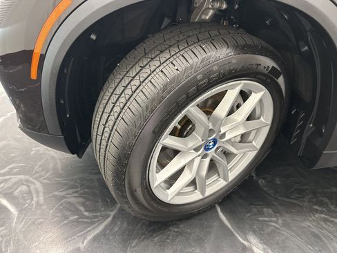 Used 2023 BMW X5 xDrive45e image 32