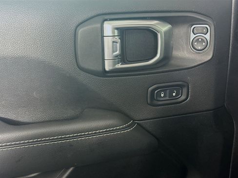 Used 2023 Jeep Wrangler Sahara w/ Cold Weather Group image 15