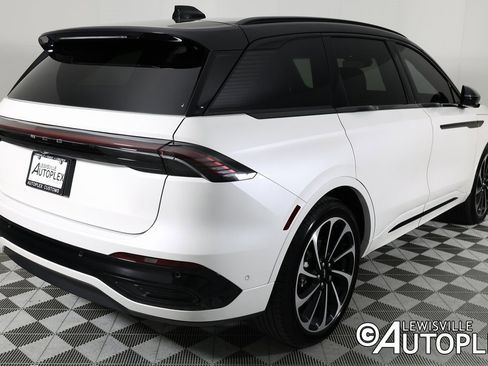 Used 2024 Lincoln Nautilus Black Label image 5