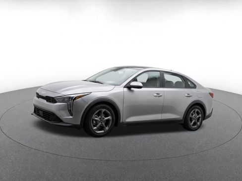 Used 2025 Kia K4 FWD image 3