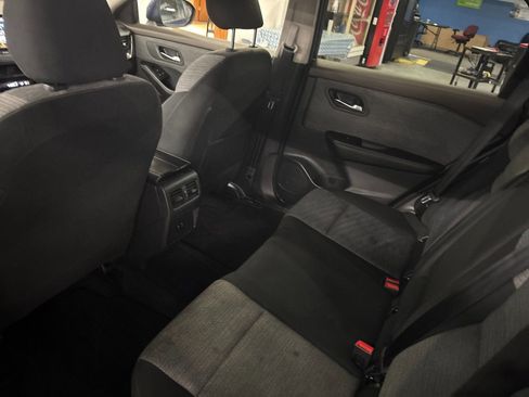 Used 2023 Nissan Rogue SV image 13