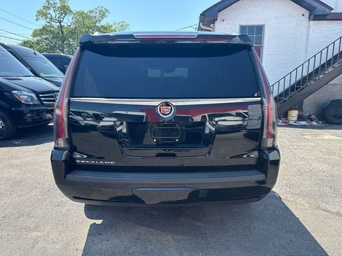 Used 2015 Cadillac Escalade Luxury AWD/4WD image 6