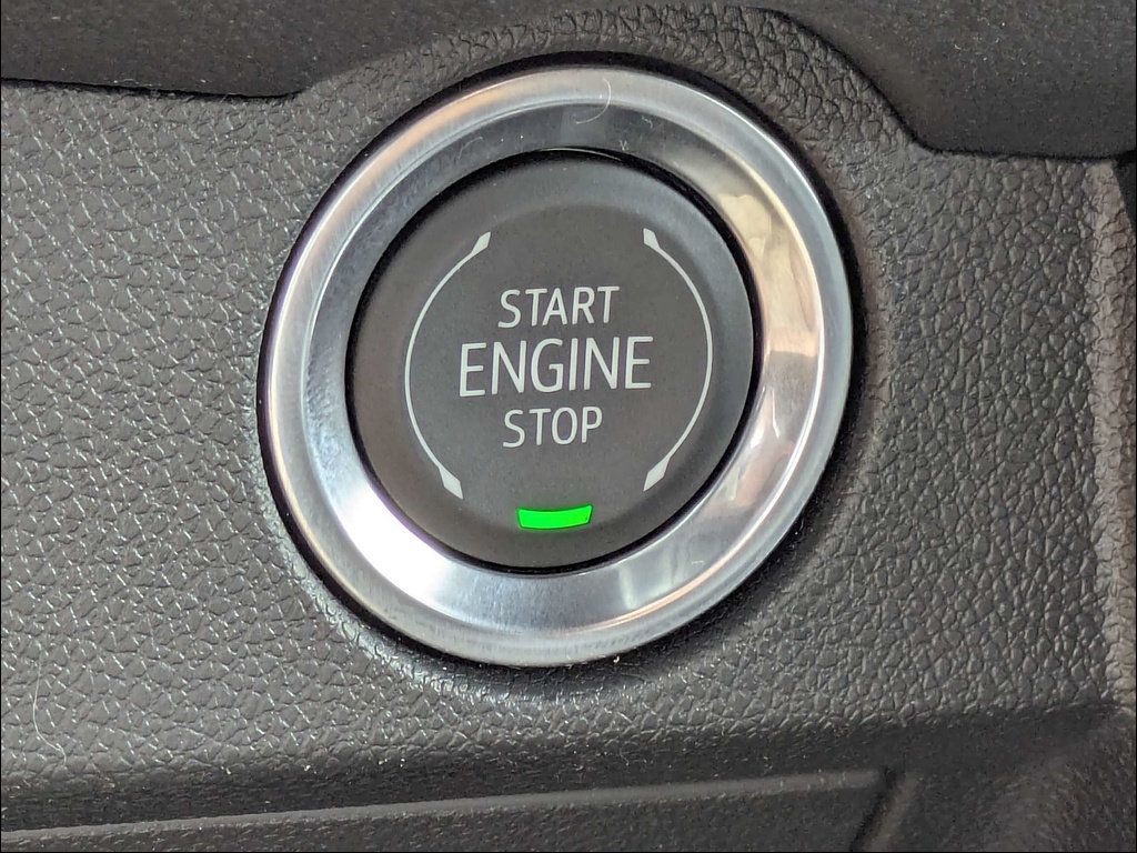 Used 2026 Chevrolet Traverse LT FWD image 30